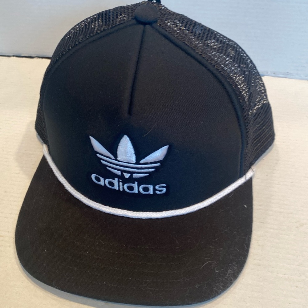 NWOT Adidas Black Trucker Cap - Picture 1 of 5